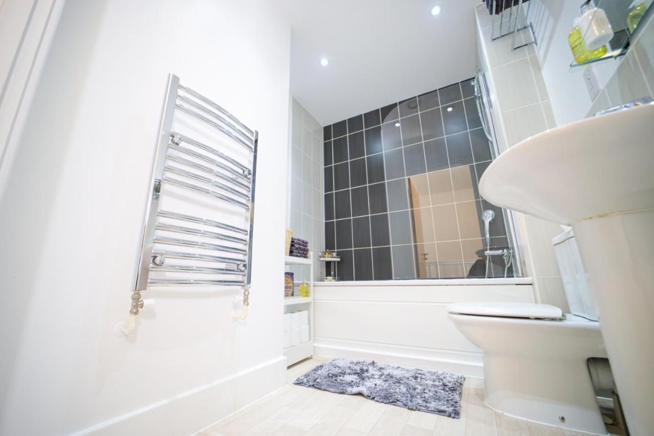 3 Bedroom House In Birmingham City Centre - Sleeps 6 المظهر الخارجي الصورة